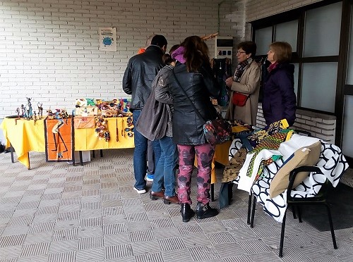 Mercadillo solidario de la Asociación Escuela Sansana