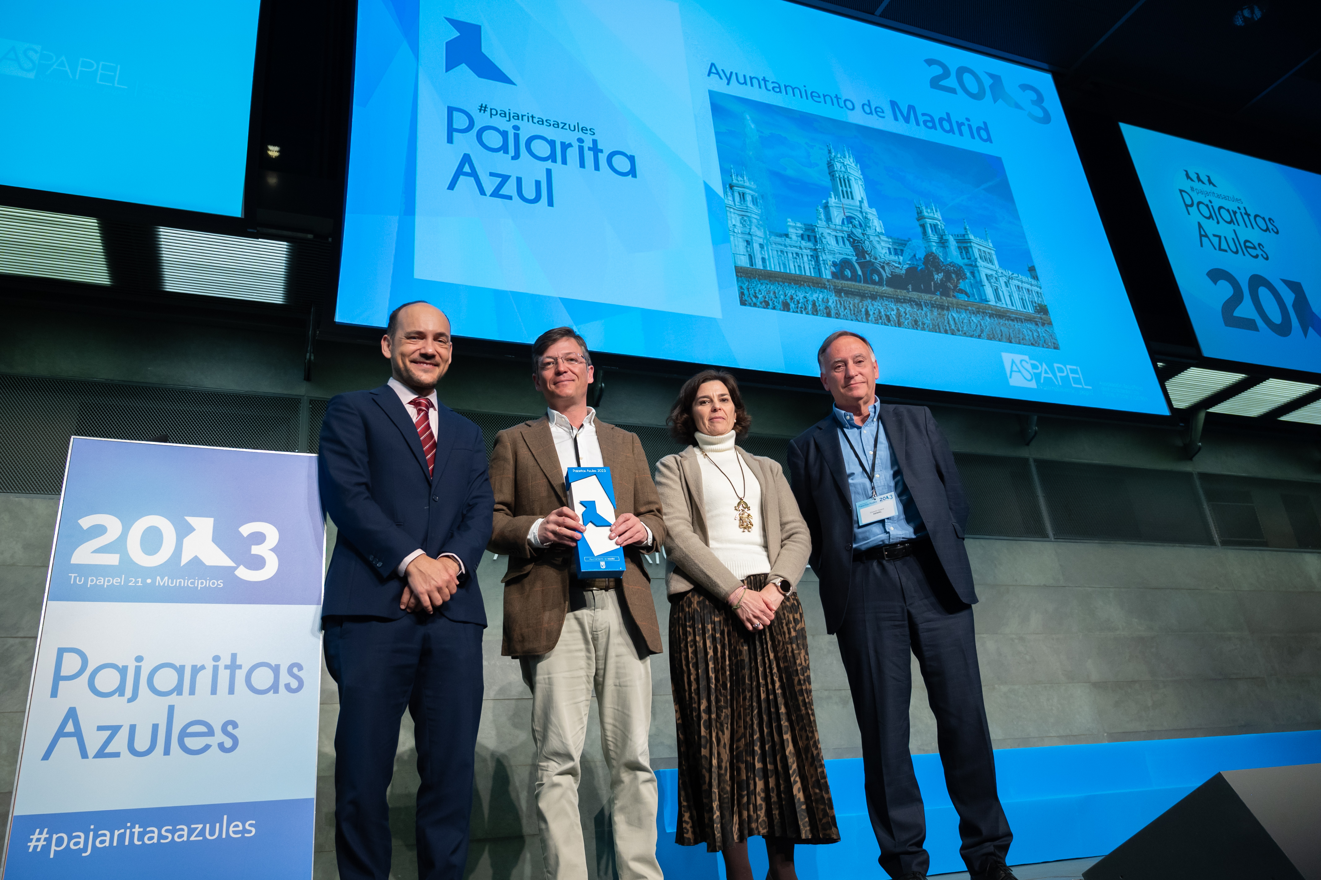 Entrega del premio Pajarita Azul al Ayuntamiento de Madrid