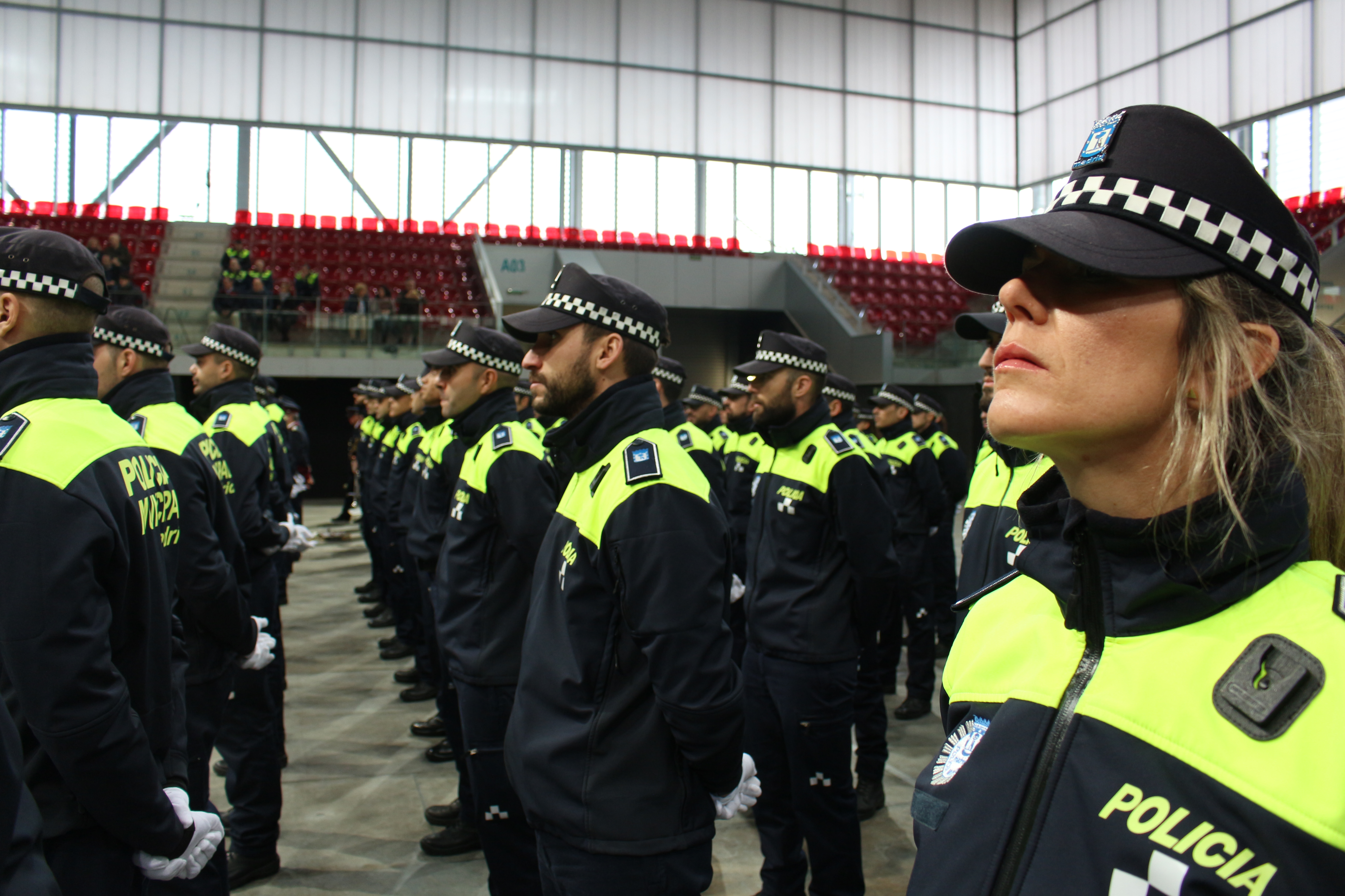 Barbero en el nombramiento de 163 agentes y 3 oficiales ...