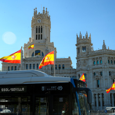 Autobuses de EMT homenajean a la selección masculina de fútbol ganadora de la Eurocopa