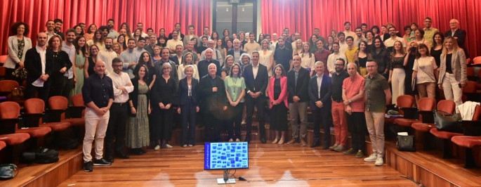 Imagen general de todos los presentes en el acto de presentación